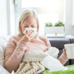 Aktuell hustet und prustet es um uns herum überall. Es beginnt häufig mit unangenehmen Halsschmerzen und entwickelt sich dann zu einer ordentlichen Erkältung oder Grippe. Bildquelle: © Getty Images / Unsplash.com