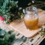 Manuka Honig hat ganz besondere Wirkstoffe, die sich sehr positiv auf bestimmte Prozesse in unserem Körper auswirken können. Bildquelle: © Chinh le Duc / Unsplash.com