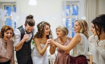 Singen macht glücklich und gesund Singen befreit. Ob in der Gruppe, im Chor oder auch ganz für sich allein. Wann haben Sie das letzte Mal so richtig gesungen? Bildquelle: © Getty Images / Unsplash.com