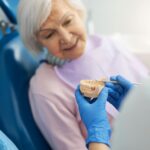 Im Bereich der Zahnheilkunde hat sich in den letzten Jahrzehnten soviel getan, dass vor allem die Generation 59plus enorm davon profitiert. Bildquelle: © Getty Images / Unsplash.com