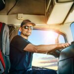 Es braucht eine Umdenke in der Politik und Wirtschaft um die drohende Überalterung der LKW Fahrer in den Griff zu bekommen. Bildquelle: © Getty Images / Unsplash.com