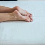 Verwöhnen Sie ihre Füße immer mal wieder mit wertvollen und reichhaltigen Fußcremes – sie werden es Ihnen danken. Bildquelle: Getty Images / Unsplash.com