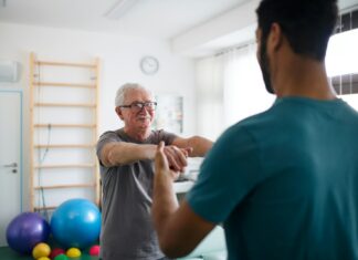 Physiotherapie gegen chronische Schmerzen Eine Vielzahl chronischer Schmerzen lassen sich durch regelmäßige Physiotherapie erfolgreich behandeln. Bildquelle: © Getty Images / Unsplash.com