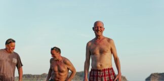 Rauchen und das Alter: Psychologische Hintergründe und Unterstützung für die Generation 59plus Früher häufig in Gesellschaft begonnen, bleibt das Rauchen oft bis ins hohe Alter eine Gewohnheit, die nur schwer abgelegt werden kann. Bildquelle: © Natalia Blauth / Unsplash.com