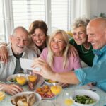 Sich vegan zu ernähren ist inzwischen auch in der Generation 59plus sehr populär. Bildquelle: © Getty Images / Unsplash.com