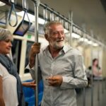 Öffentliche Verkehrsmittel stehen in der Regel nur in größeren Städten zur Verfügung – hier können aber auch private Fahrdienste eine gute und vor allem flexible Alternative sein. Bildquelle: © Getty Images / Unsplash.com