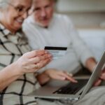 Das Bargeld steht auch in Deutschland zunehmend mehr auf dem Prüfstand. Spätestens seit der Corona Pandemie ist Kartenzahlung deutlich selbstverständlicher geworden. Bildquelle: © Getty Images / Unsplash.com