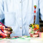 Wenn Sie selbst künstlerisch nicht so begabt sind, bedrucken Sie doch einfach mal ein T-shirt! Bildquelle: © Alice Dietrich / Unsplash.com