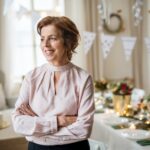 Mit Hilfe eines Bügel BHs müssen auch wir Frauen der Generation 59plus nicht auf ein schönes Dekolleté verzichten. Bildquelle: © Getty Images / Unsplash.com