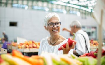 Ernährung: Wie man mit Nahrungsmitteln stark und gesund bleibt Frische Zutaten sorgen für die nötige Portion Vitamine und Proteine in unserer Ernährung: Bildquelle: © Getty Images / Unsplash.com