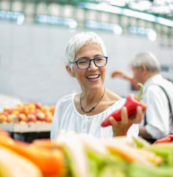 Ernährung: Wie man mit Nahrungsmitteln stark und gesund bleibt Frische Zutaten sorgen für die nötige Portion Vitamine und Proteine in unserer Ernährung: Bildquelle: © Getty Images / Unsplash.com