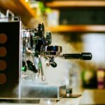 Automat oder Siebträger, echte Kaffeegenießer haben da ihre ganz eigene Meinung. Bildquelle: © Frank Flores / Unsplash.com