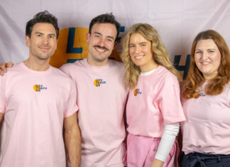 Bildung neu gedacht: Wie LifeTeachUs Generationen verbindet Das LifeTeachUs Team möchte jungen Menschen praxis- und lebensnahe Bildung vermitteln. Bildquelle: © LifeTeachUs.org