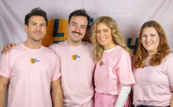 Bildung neu gedacht: Wie LifeTeachUs Generationen verbindet Das LifeTeachUs Team möchte jungen Menschen praxis- und lebensnahe Bildung vermitteln. Bildquelle: © LifeTeachUs.org