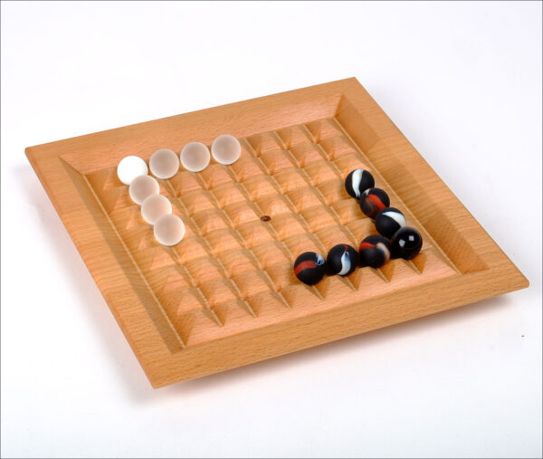 90 Grad. Taktikspiel für 2 Spieler.