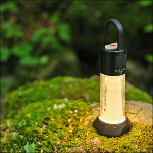 LED Lenser ML6 Lampe mit Powerbank.