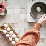 Nutzen Sie Kochwasser (von Kartoffeln, Gemüse oder Eiern) auch gern zum Blumen gießen – die Pflanzen freuen sich über zusätzliche Nährstoffe. Bildquelle: © Olivie Strauss / Unsplash.com
