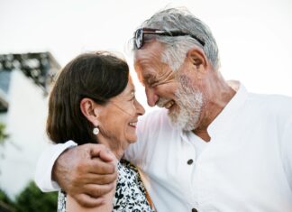 Wie sich das Leben ab ca. 50+ verändert Die Zeit ab 50+ hält natürlich viele Veränderungen für uns bereit, aber auch ganz neue Herausforderungen. Bildquelle: © Curated Lifestyle / Unsplash.com