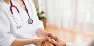 Seniorenbetreuung: Wann ist sie für ältere Menschen unumgänglich? Dadurch das wir immer älter werden, gewinnt auch das Thema "Seniorenbetreuung" immer mehr an Bedeutung. Bildquelle: © Getty Images / Unsplash.com