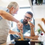 Mit dem richtigen Equipment ist das Kochen tatsächlich für jeden von uns zu meistern. Bildquelle: © Getty Images / Unsplash.com