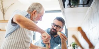 Grillen ohne Kompromisse: Was eine gute Grillpfanne wirklich ausmacht Mit dem richtigen Equipment ist das Kochen tatsächlich für jeden von uns zu meistern. Bildquelle: © Getty Images / Unsplash.com