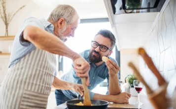 Grillen ohne Kompromisse: Was eine gute Grillpfanne wirklich ausmacht Mit dem richtigen Equipment ist das Kochen tatsächlich für jeden von uns zu meistern. Bildquelle: © Getty Images / Unsplash.com