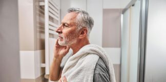 Haptik, Farbe, Verlegung – wie Fliesen aus dem Bad einen Lebensraum machen Das Badezimmer ist der funktionalste Raum in einerm Wohnung/Haus: Oft ohne Fenster sind gerade die Fliesen entscheidend für eine gute Raumgestaltung. Bildquelle: © Getty Images / Unsplash.com