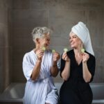 Da ein Bad nicht alle 5 Jahre erneuert wird, sollten Sie farblich immer eine Entscheidung mit Weitsicht treffen. Bildquelle: © Getty Images / Unsplash.com