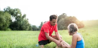 6 Tipps, um Gelenkschmerzen natürlich zu lindern Wenn die Gelenke auf einmal Schmerzen und der gewohnte Sport zur Herausforderung wird, helfen vielleicht die ein oder anderen Tipps. Bildquelle: © Getty Images / Unsplash.com