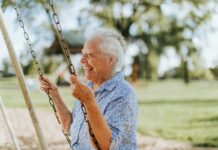 Gute Nerven bis ins hohe Alter In turbulenten Zeiten wie diesen ist es wichtig auch im Alter gute Nerven zu behalten - wir zeigen IHnen wie das geht. Bildquelle: © Curated Lifestyle / Unsplash.com