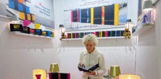 Kreativ bleiben in jedem Alter: Warum das Dichten und Schreiben den Kopf wach und aufmerksam halten kann Dichten ist die große Leidenschaft von Gabriele Kirch, dies sich auch in diesem Jahr wieder auf der Frankfurter Buchmesse präsentiert hat. Bildquelle: © Gabriele Kirch