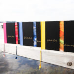 Mit viel Liebe präsentiert die 72-jährige Verlegerin und Autorin Gabriele Kirch ihre Gedichtbände auf der diesjährigen Frankfurter Buchmesse. Bildquelle: Gabriele Kirch