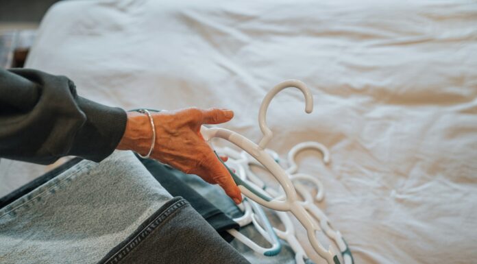 Weniger Ballast, mehr Klarheit – Ordnung als Lebensqualität Ein Jahreswechsel ist auch immer ein guter Zeitpunkt sich das Thema Ordnung vorzunehmen und tatsächlich mal ordentlich auszumisten. Bildquelle: © Cphotos / Unsplash.com