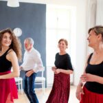 “Linedance” erfreut sich inzwischen sehr großer Beliebtheit und kann inzwischen naherzu in jeder Stadt erlernt werden. Bildquelle: © Getty Images / Unsplash.com