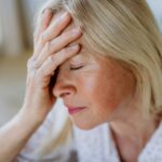 Müdigkeit und Abgeschlagenheit können ein Anzeichen für einen Selenmangel sein. Bildquelle: © Getty Images / Unsplash.com